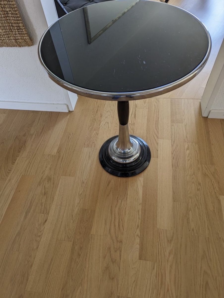 Nachttische: Art Deco Tisch mit Glasplatte – Gebraucht aus Winterthur von Hello088x