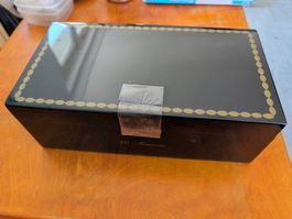Zigarrenkiste mit Zigarren wie z.B. CAMACHO, ROMEO Y JULIETA