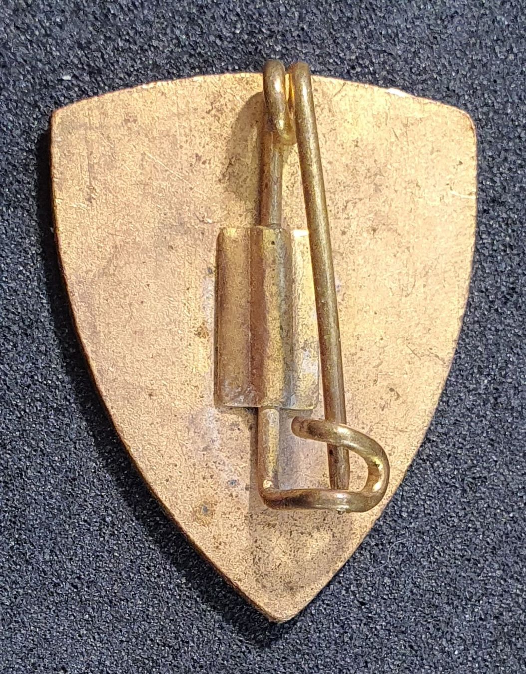 Broches & Aiguilles: BB572 - Brosche Tre Cime Lavaredo – D'occasion à Reinach BL par Boston-Verkauf 1