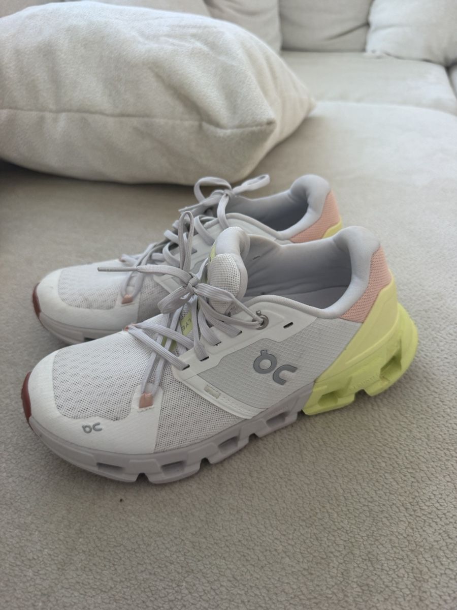 On Scarpe da donna: ON Schuhe Gr. 38,5 – Nuovo (secondo la descrizione) da Oetwil am See venduto da Egzon.Kastrati