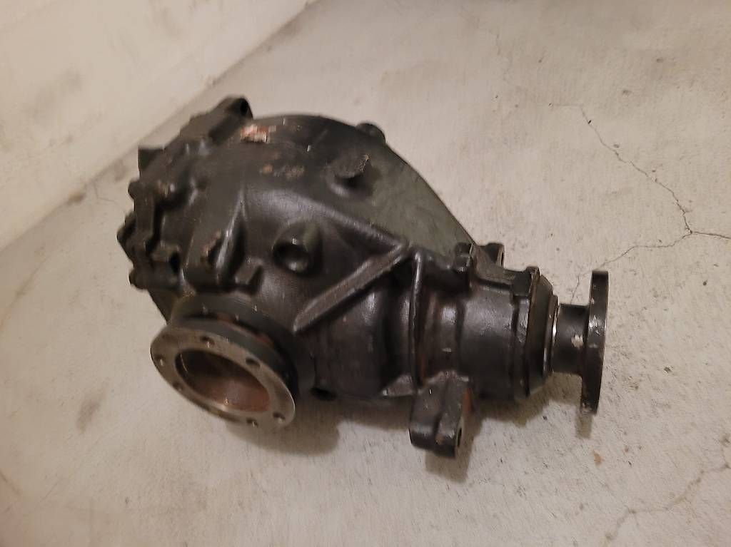 Toutes les pièces auto: bmw e46 Differential  – D'occasion à Niedergösgen par Zecinha