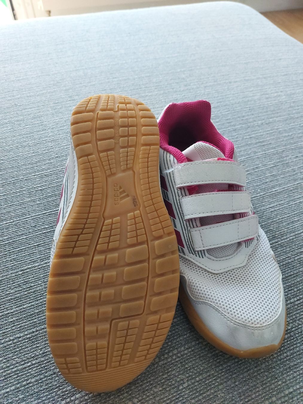 Scarpe per ragazze: Sportschule Adidas Gr 36 – Usato da Thun venduto da Alexanna 1