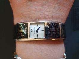 Montre Emporio Armani Vintage - Élégante et Chic!