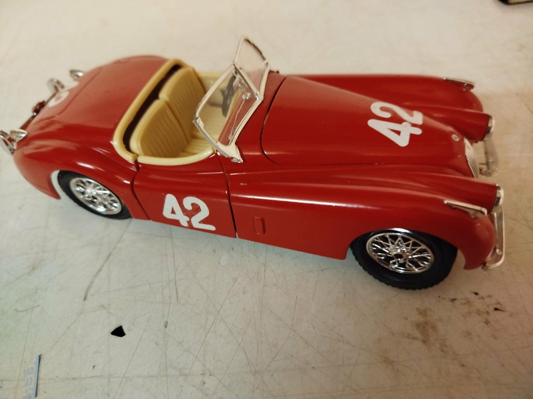 Jaguar Voitures modèles: Jaguar XK120 Burago – D'occasion à La Chaux-de-Fonds par Emmaus2300CDF 1