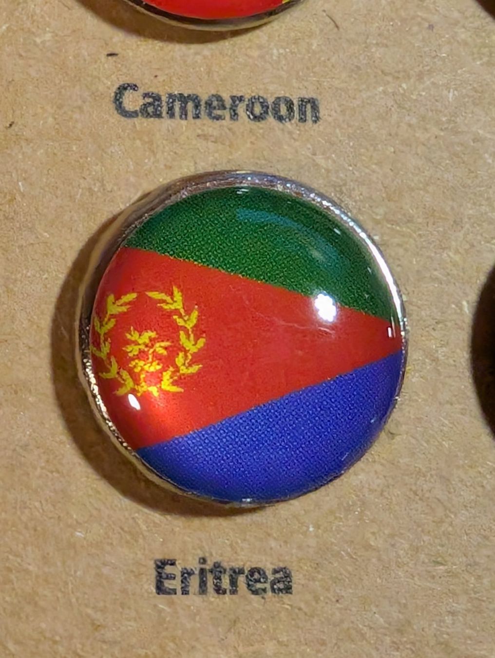 Plaketten & Abzeichen: Ansteckpin LW: Länderwappen – Gebraucht aus Oppligen von Pin-Fall-Shop