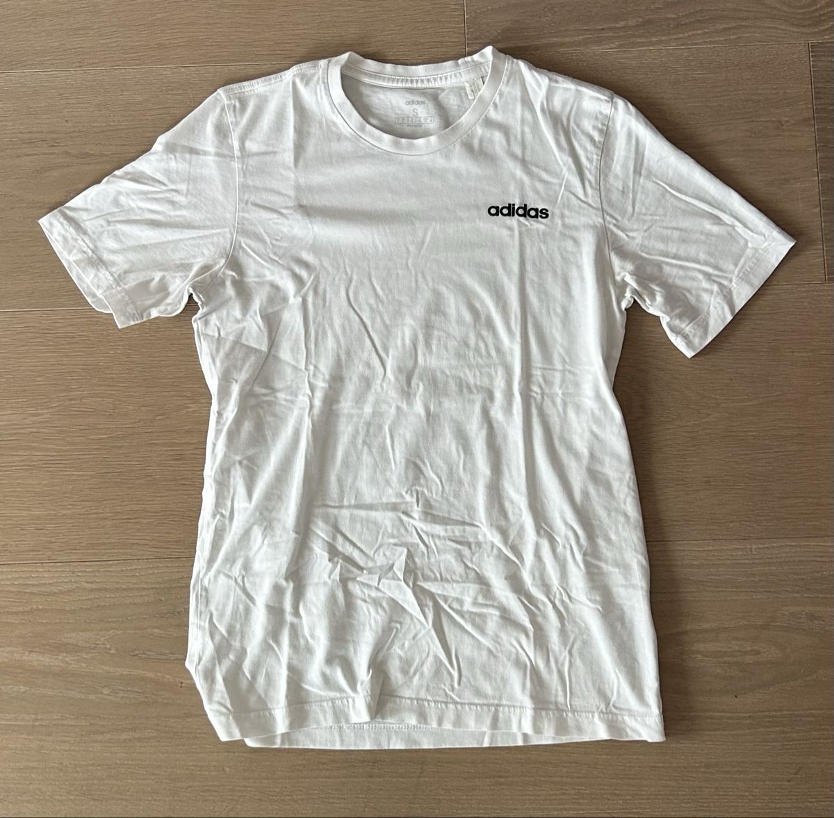 Adidas T-Shirts: Adidas White Cotton T-Shirt – Gebraucht aus Zug von mbe_t5j2