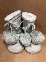 Kuschelige Winterstiefel Gr. 22/23 mit Bommeln