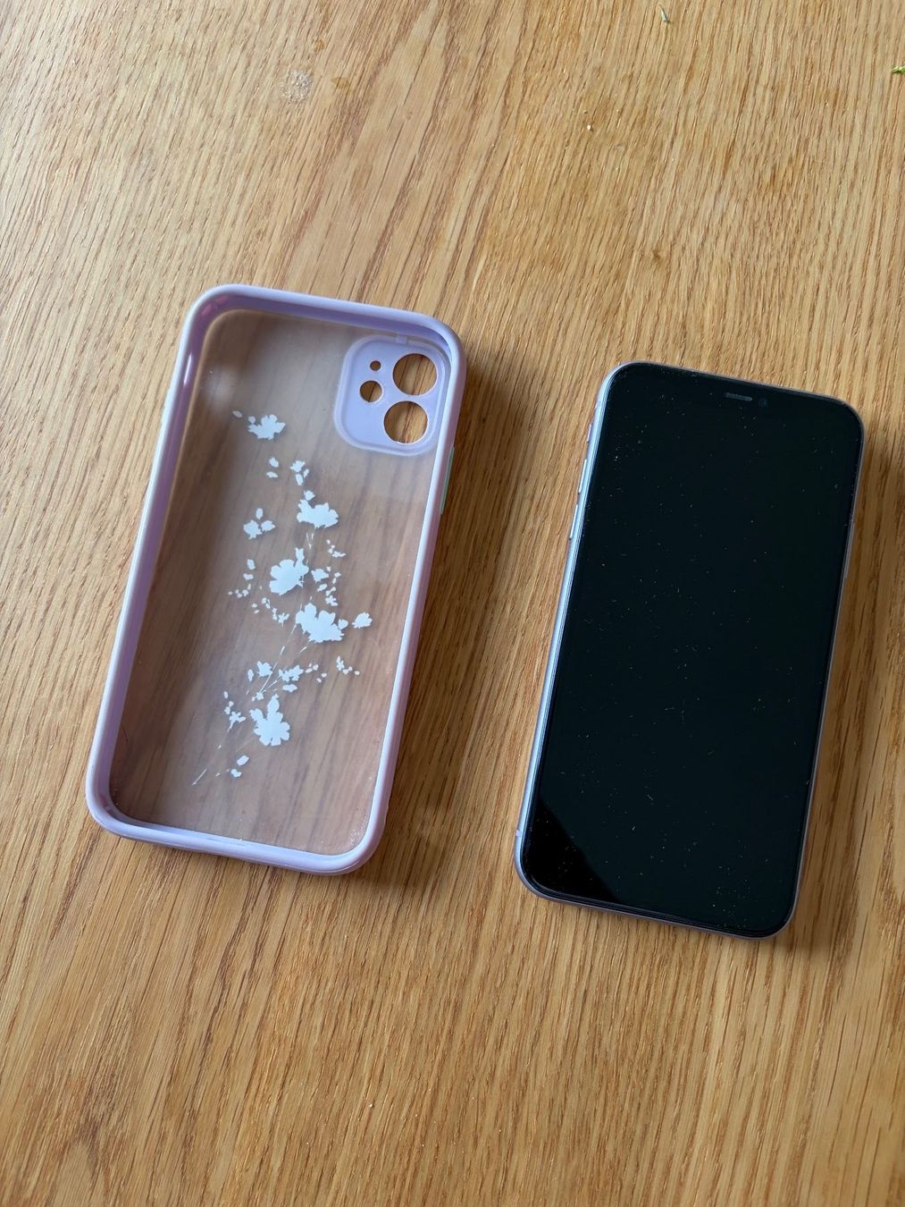 Apple Handys / Smartphones: iPhone 11, 64 GB, lila – Gebraucht aus Wil SG von Klicks 3