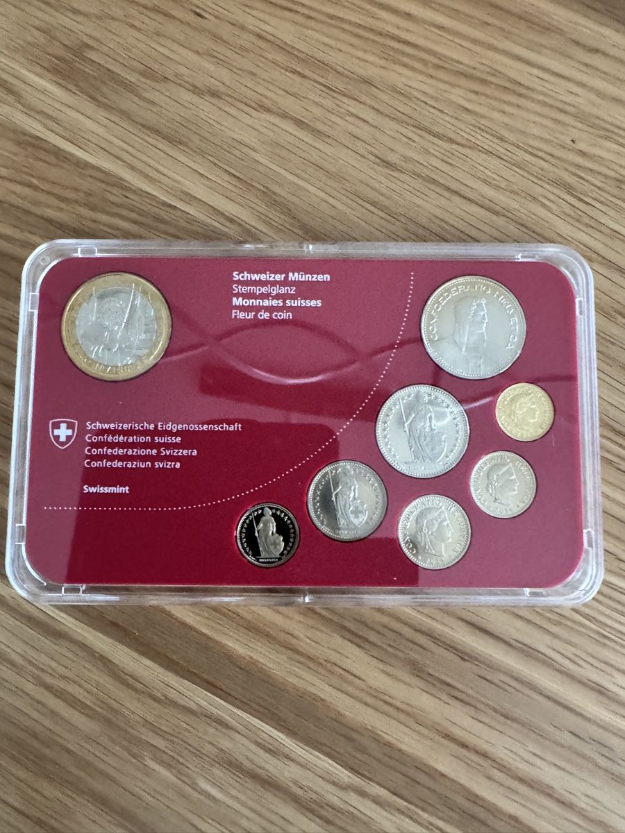 Toutes les monnaies: Schweizer Münzsatz 2014 Stempelglanz  Uncirculated OVP – Neuf avec emballage d'origine à Basel par triniswiss68 3