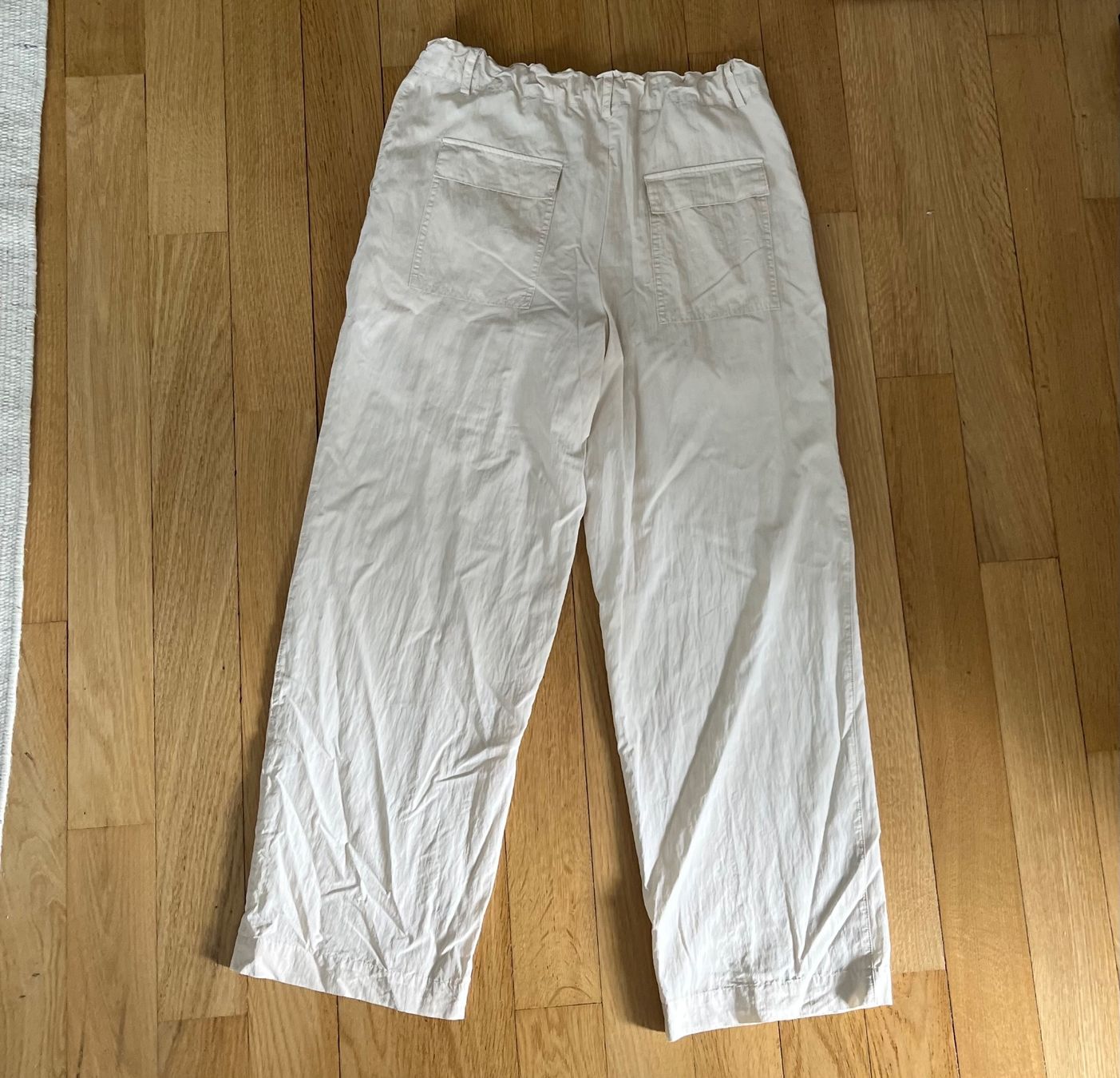 Pantaloni: Stoffhose beige luftig – Usato da Rüti ZH venduto da sar_9gnw 1