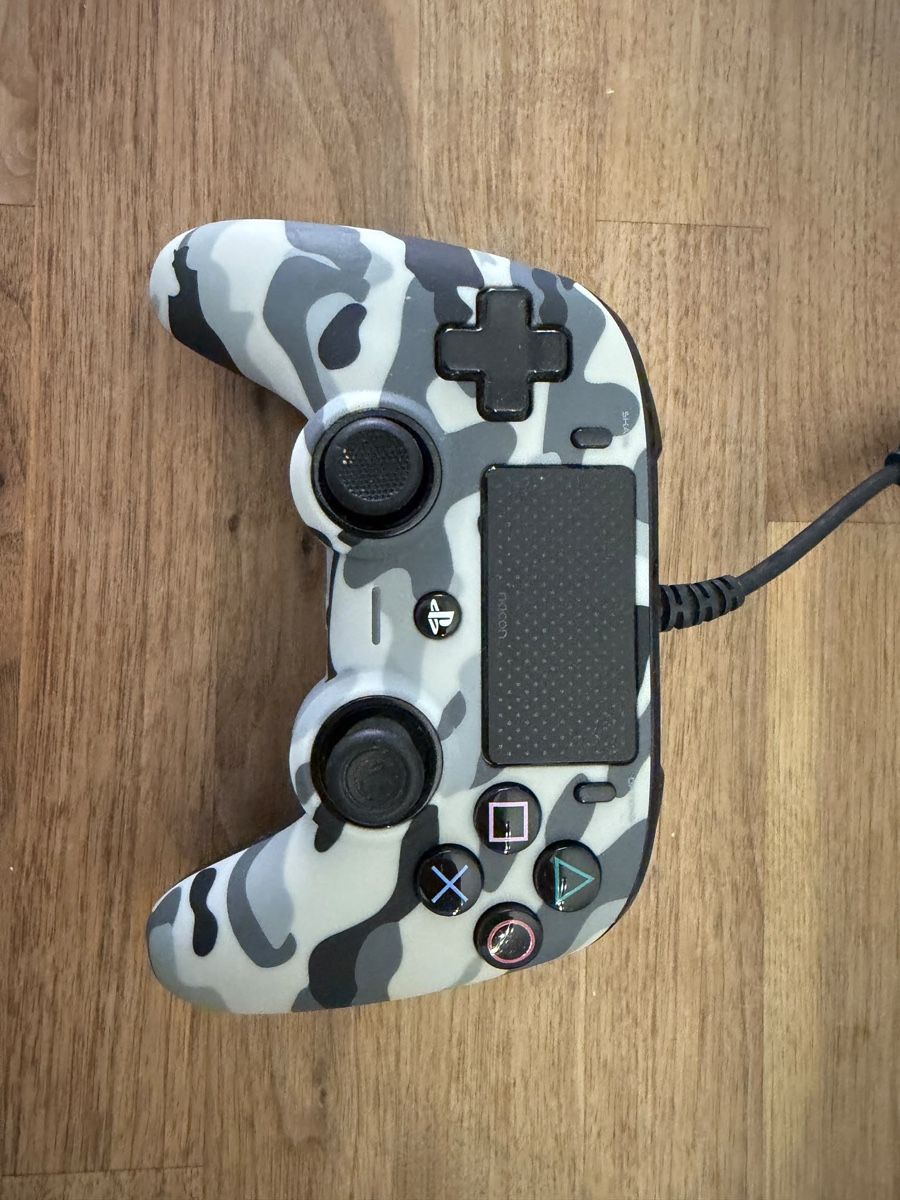 Sony Console: PS4 Slim White ab 1.- Franken.  – Usato da Schaffhausen venduto da diti_81 3