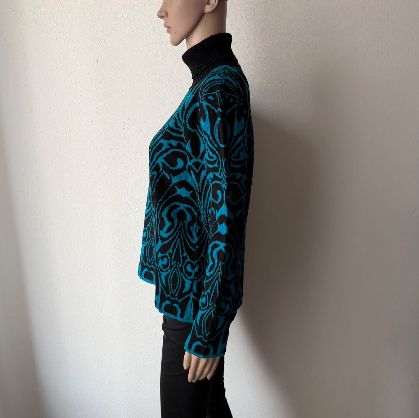 Pullover & Sweatshirts: Rollkragenpullover, auffälliges Muster, Grösse M – Gebraucht aus Zürich von ClosetQueen 4