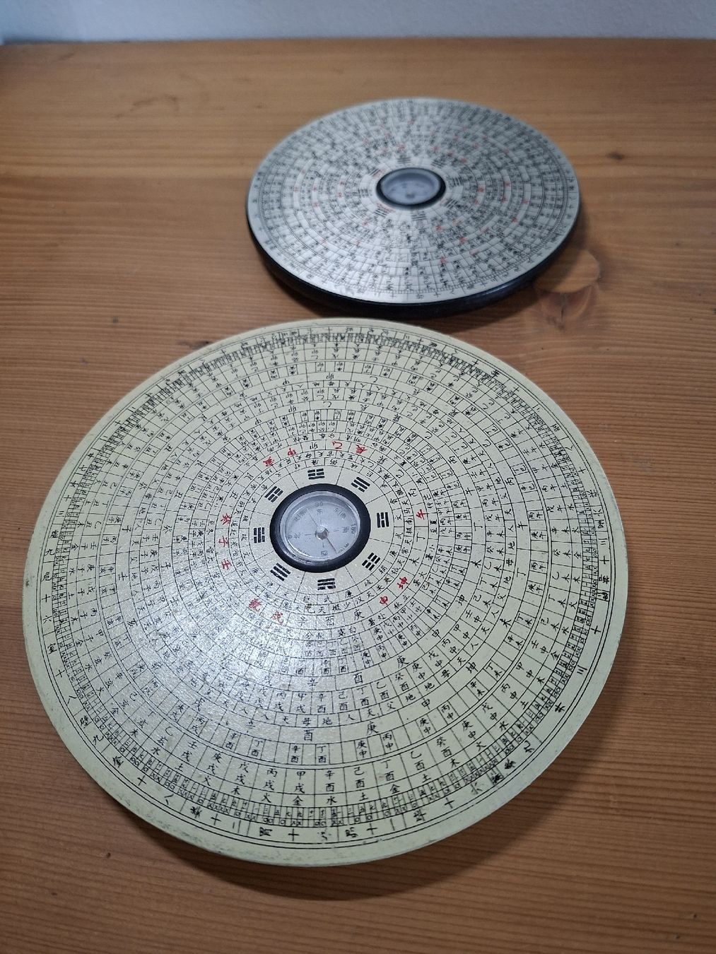 GPS & Messgeräte: 2 stk. Feng Shui Kompass "Luo Pan Set" – Gebraucht aus Ipsach von jpbo