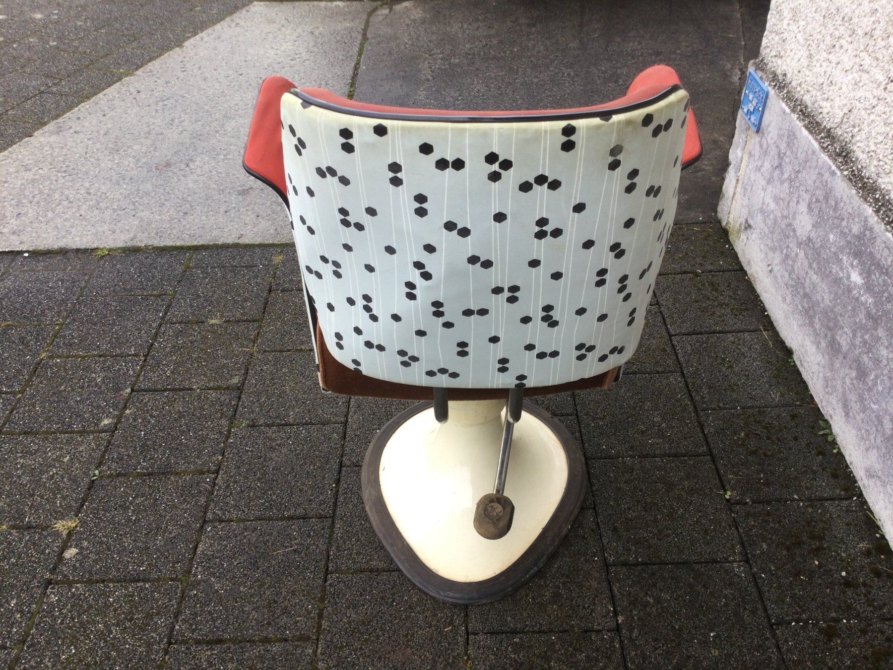 Sedie: Gebrauchter Mid-Century Coiffeur oder Friseurstuhl – Usato da Wangen SZ venduto da kuriosum12 9
