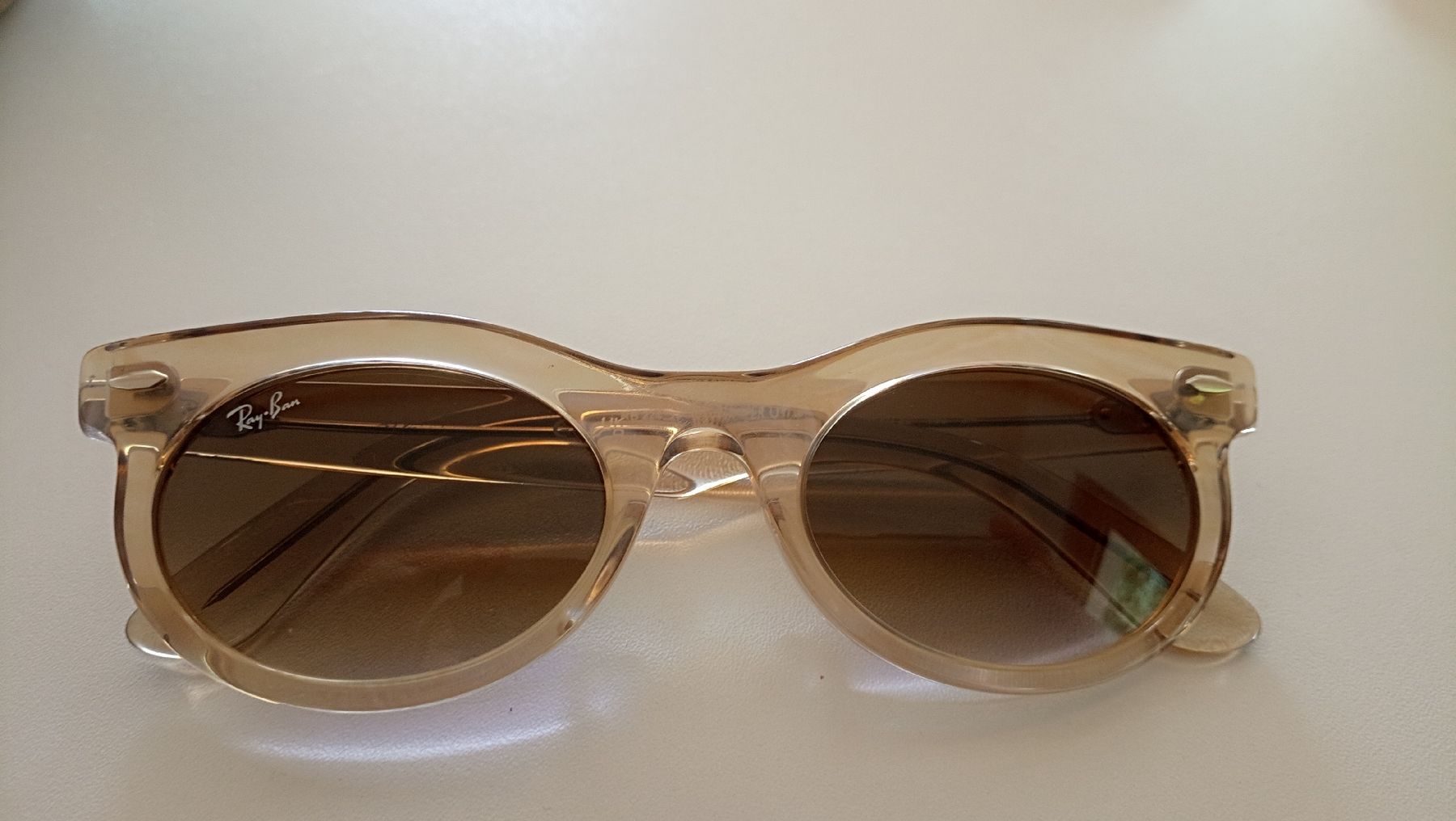 Ray-Ban Occhiali & Lenti:  Ray-Ban Wayfarer Oval  – Usato da Savièse venduto da pucebleue