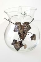 Schöner Krug aus Glas / Weinkrug mit 925 Silber Reben-Dekor