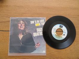 Suzi Quatro Single: She's In Love With You