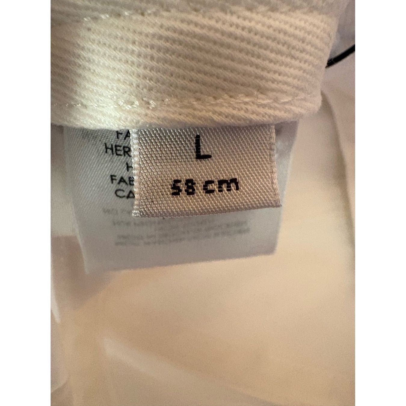 Balenciaga Copricapi, berretti & cappellini: Balenciaga Cap New 🤍 – Nuovo (secondo la descrizione) da Lausanne venduto da S_luxury__ 5