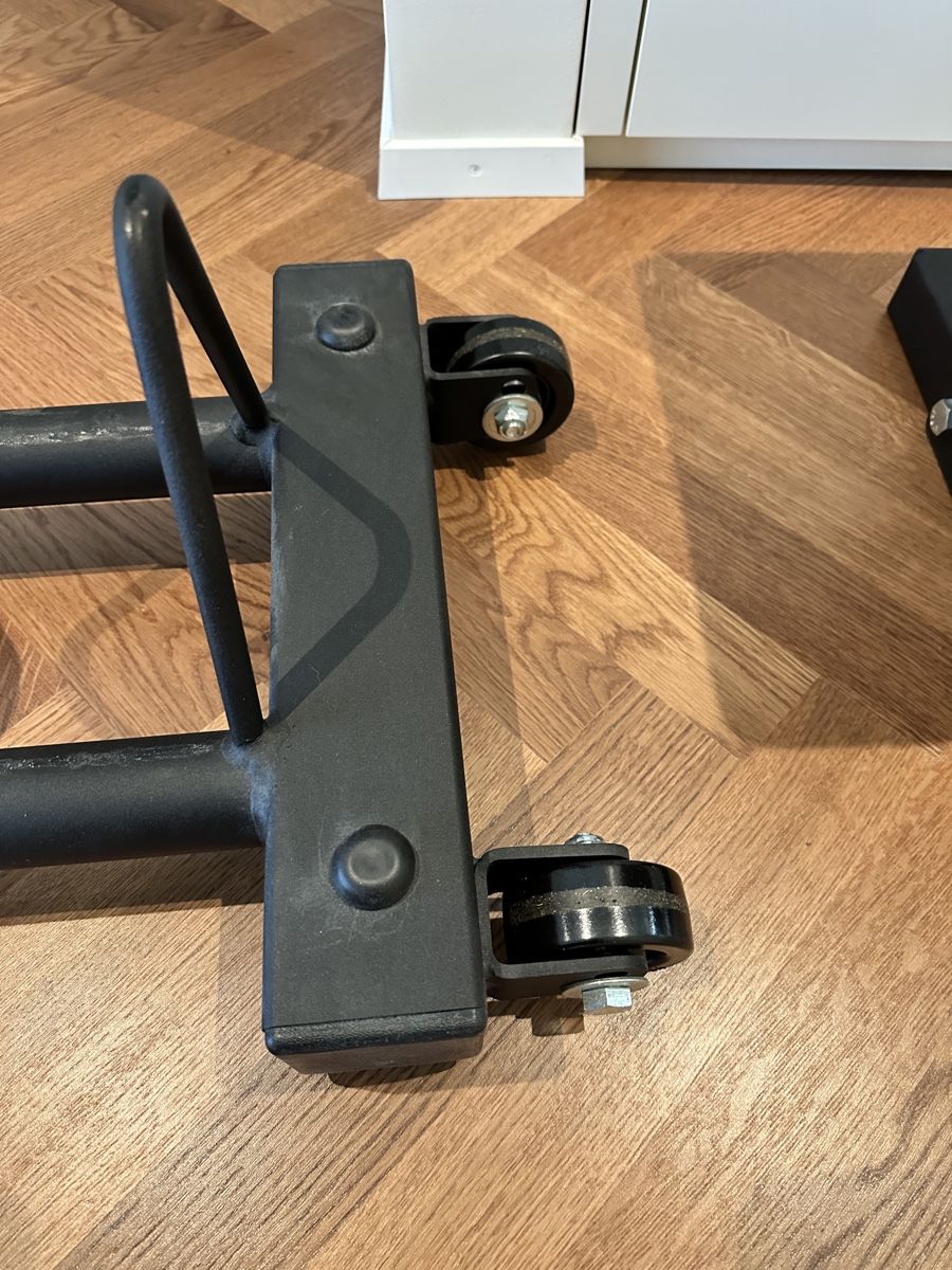 Rogue Hometrainer: ROGUE HORIZONTAL PLATE RACK 2.0 - barely used – Usato da Oberengstringen venduto da mar_p8dm 3