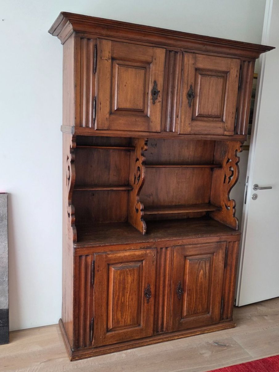 Buffets: Antikes Buffet – D'occasion à Kottwil par Gogii