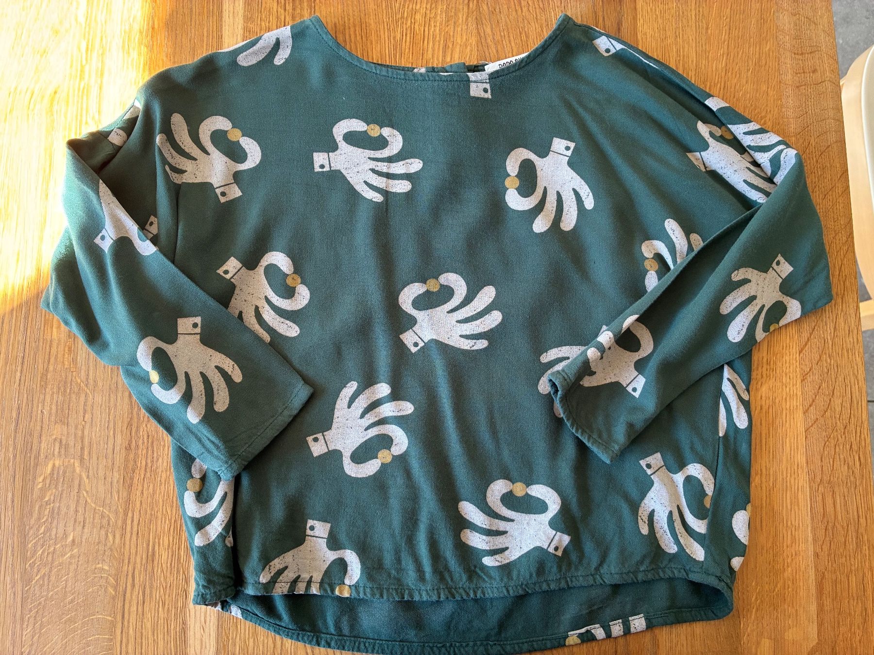 Blusen, T-Shirts & Tops: Blouse Bobo Choses motif main taille 4-5 ans – Gebraucht aus Confignon von Gd8