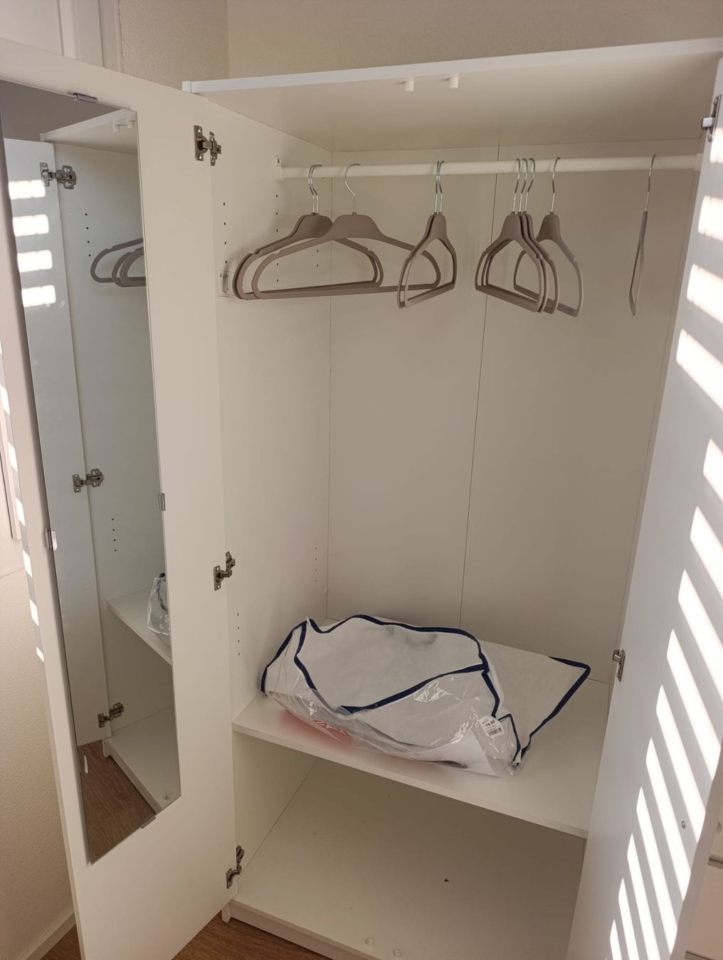 Ikea Armadi: Armoire IKEA KLEPPSTAD – Usato da Fribourg venduto da gre_99x8 1