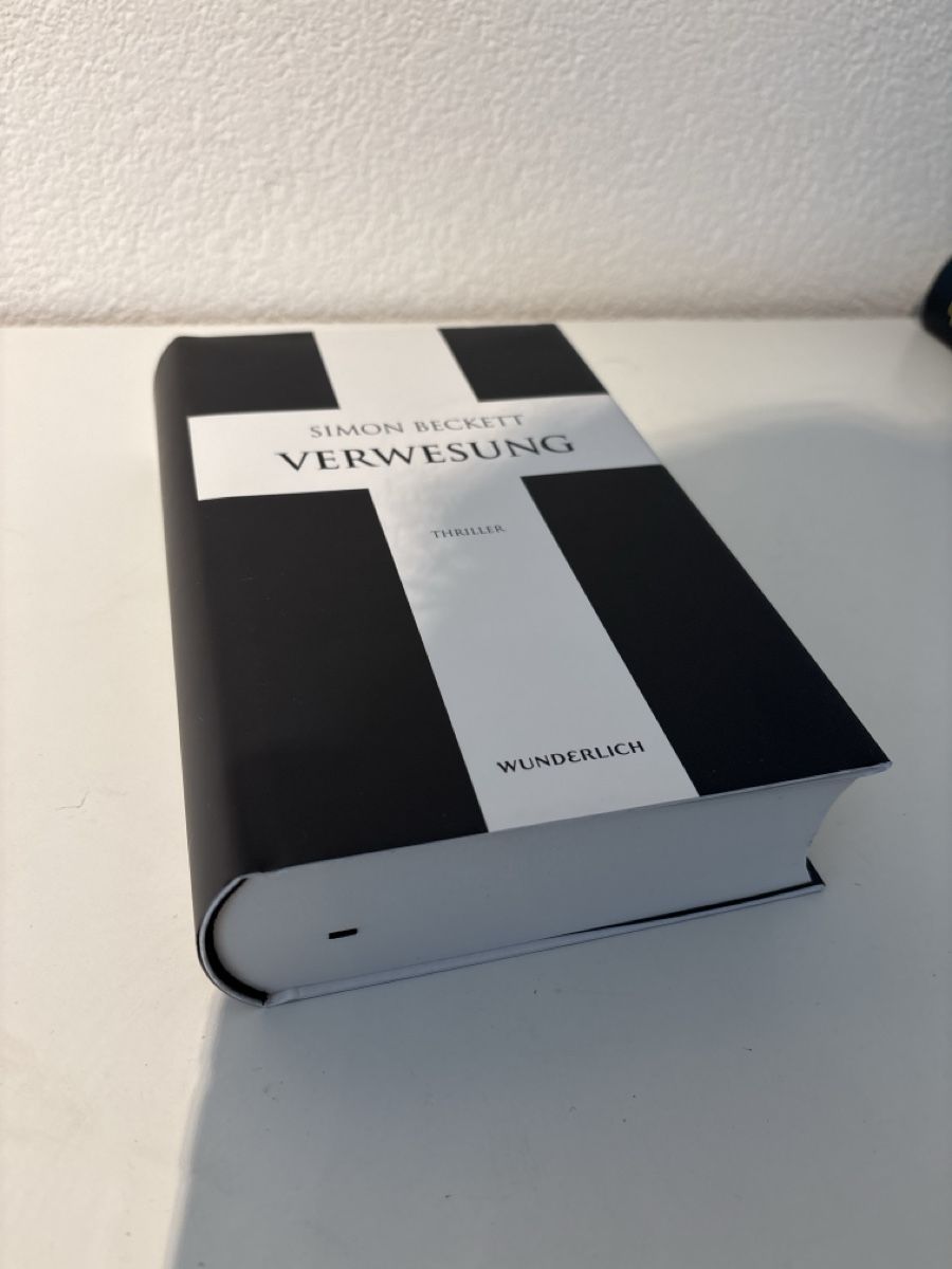 Libri: Simon Beckett - Verwesung, neuwertig – Nuovo (secondo la descrizione) da Adliswil venduto da ninotschka7 1