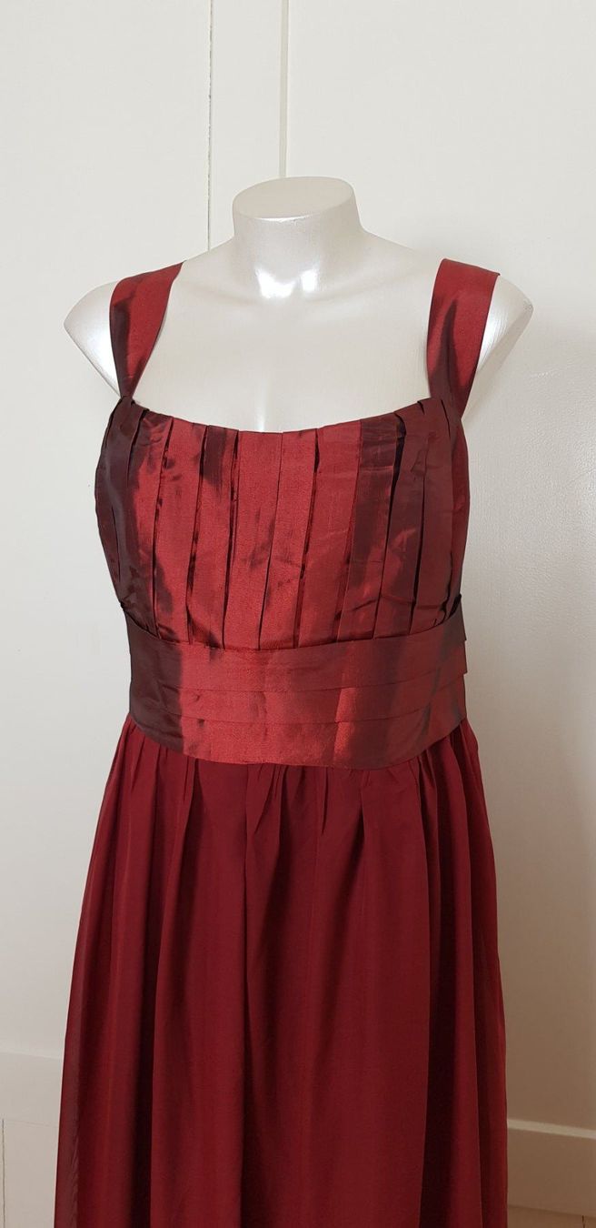 Robes: Festkleid, Neu, Gr. 42 44 46 – Neuf avec emballage d'origine à Uster par Astral 2