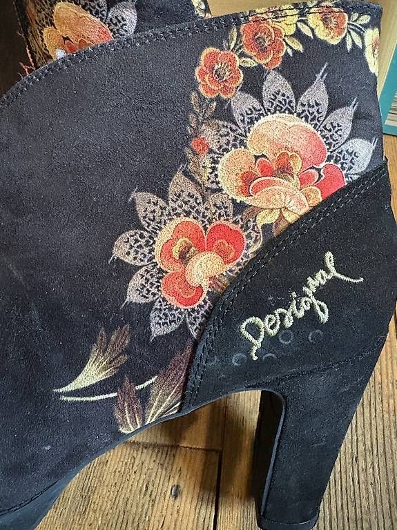Damenschuhe: Bottines Desigual 40 – Gebraucht aus Puidoux von neg_9p7m 2