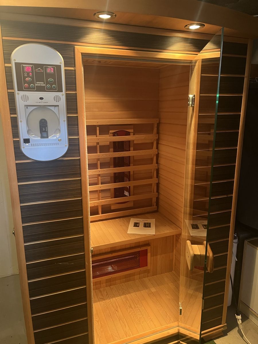Sauna & Zubehör: Infrarotkabine – Gebraucht aus Hinwil von F-DS 3
