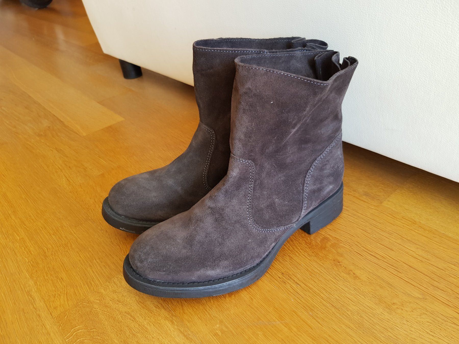 Unisa Damenschuhe: Unisa Veloursleder Stiefel Gr.39 – Neu und originalverpackt aus Reinach AG von innamac 3