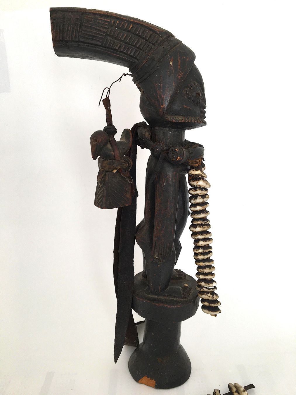 Skulpturen & Statuen: Afrikanische Yoruba Eshu Figur mit Kaurimuscheln aus Nigeria – Gebraucht aus Zürich von tanteluzie 2
