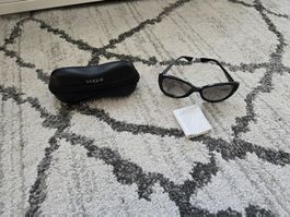 Vogue Sonnenbrille, sehr gute Zustand schwarzes Gestell,l
