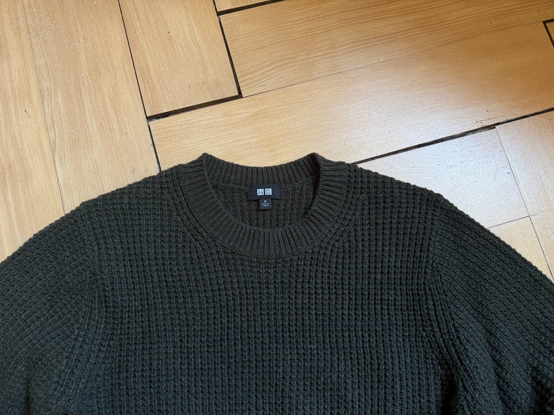 Uniqlo Pulls & Sweat-shirts: UNIQLO - Strickpullover waldgrün M – D'occasion à Zürich par Diazaio 1