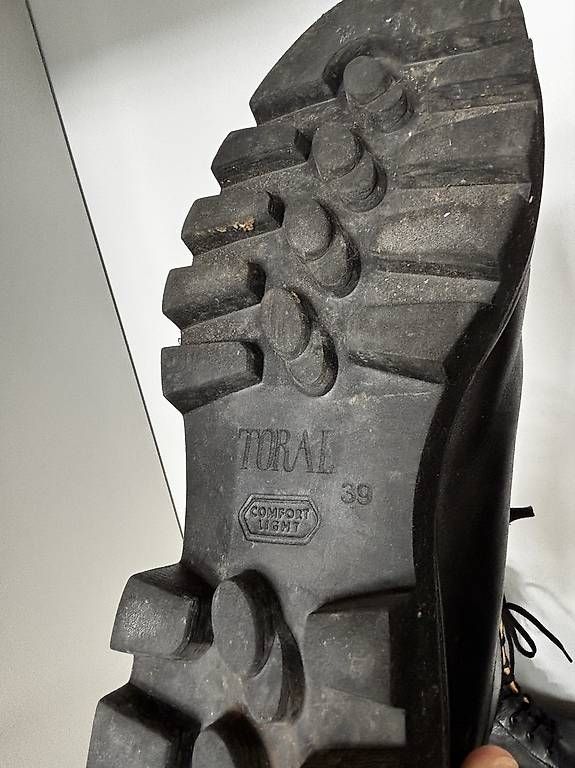 Scarpe da donna: Schwarze Lederstiefel , gr. 39 – Usato da Hünibach venduto da tkv_79r2 1