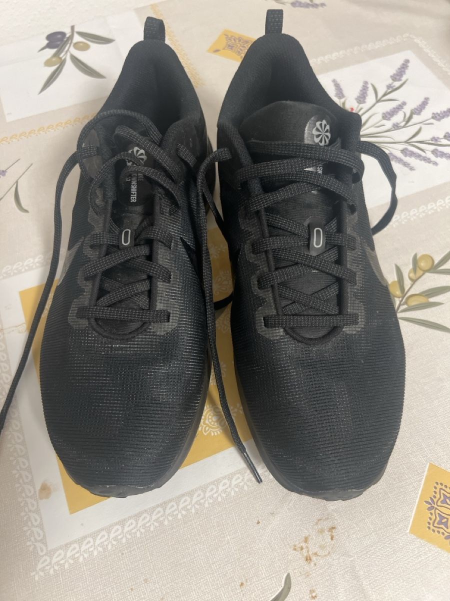 Nike Scarpe da uomo: Nike Downshifter 12 Black Men's Size 42 Used – Usato da Zürich venduto da bat_6hzd