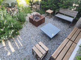 Grillstelle mit Sitzbank und Hocker