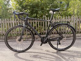 CUBE Nuroad HPA mit Nabendynamo, vollausgerüstet