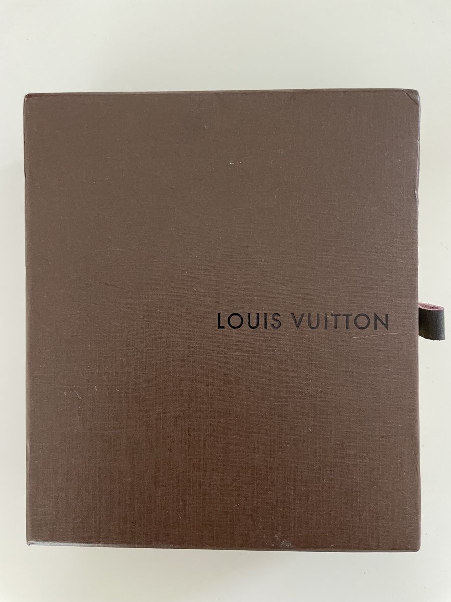 Louis Vuitton Sonstige Dekorationen & Accessoires: Boite et pochon LOUIS VUITTON – Gebraucht aus chez-le-bart von Alec01