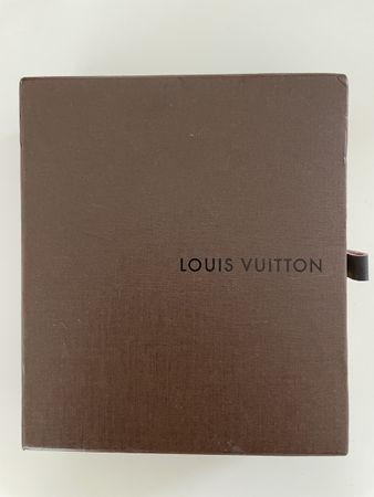 Boite et pochon LOUIS VUITTON