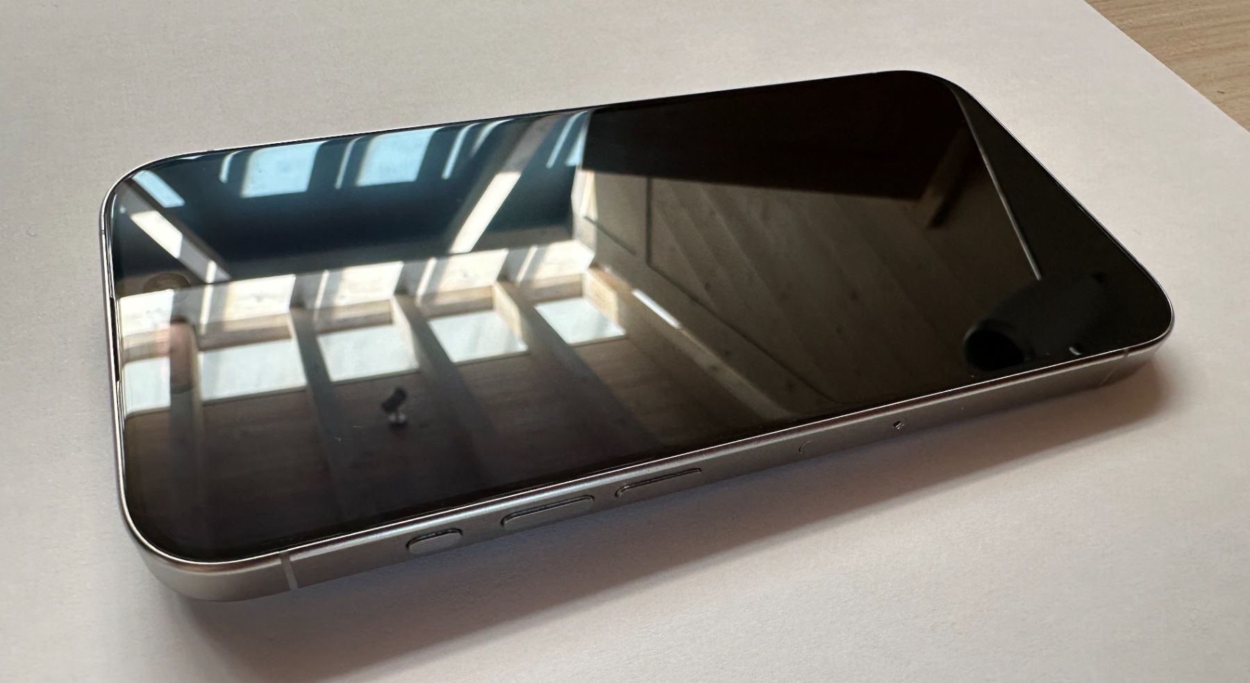 Apple Telefoni cellulari / Smartphones: iPhone 15 Pro 128 Go Blanc Titane - Excellent état – Usato da Trélex venduto da edpeek 1