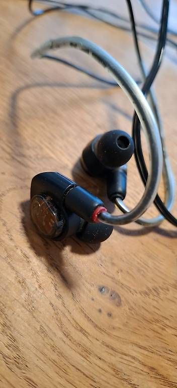 Cuffie: Kopfhörer In-Ear: Audio Technica ATH-E70 – Usato da Basel venduto da Lukesh667