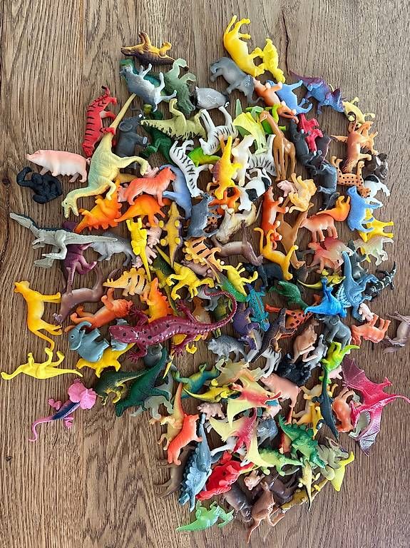 Giocattoli: Animaux en plastique – Usato da Nods venduto da wid_2lbx