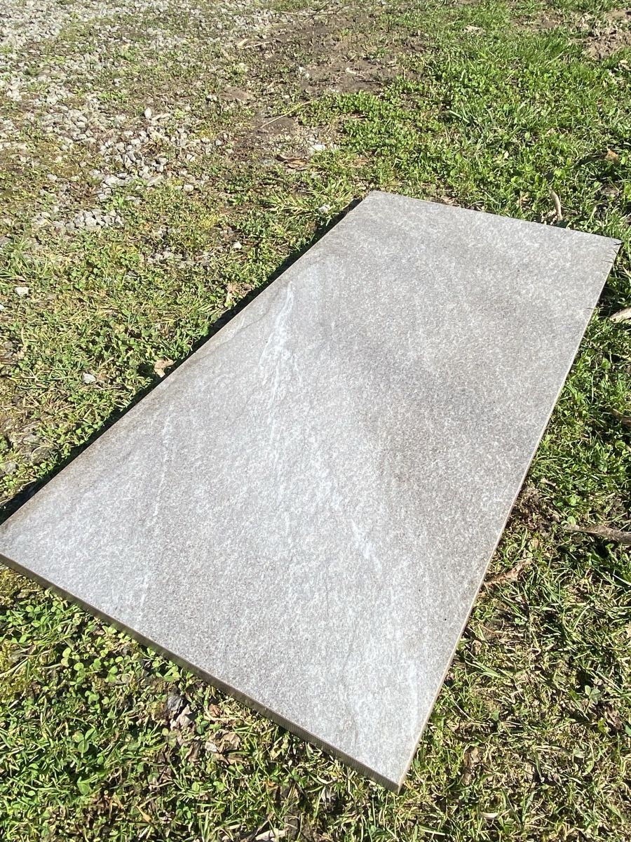 Bodenbeläge: Feinsteinzeugplatten – Neu (gemäss Beschreibung) aus Immensee von jayni 1