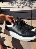 Sneakers Alexander McQueen schwarz Leder Grösse 39 fast neu