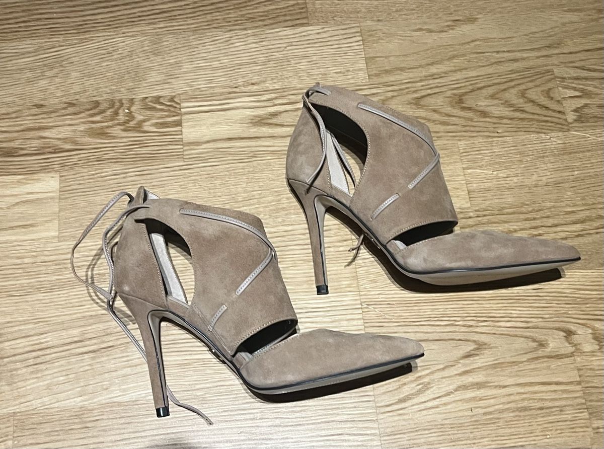 Guess Chaussures femmes: Escarpins en daim Guess – Neuf (Voir description) à Lutry par tat_2zxq 4