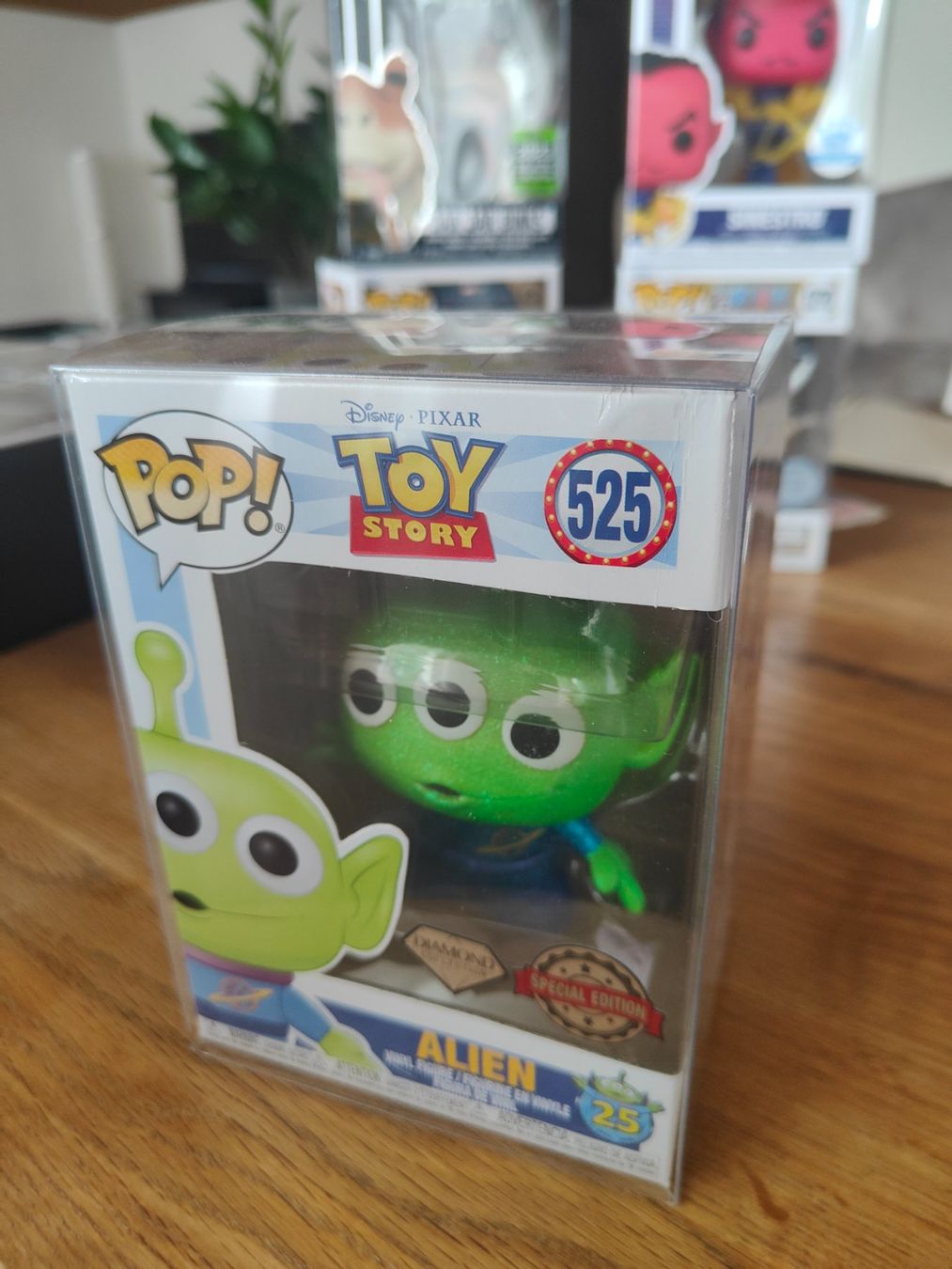 Funko Figuren: Funko Pop! Disney - Alien Diamond SE #525 – Gebraucht aus Benken SG von