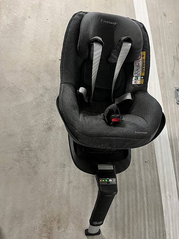 Seggiolini per auto: Isofix Kinder Autositz-Basis – Usato da Uitikon Waldegg venduto da _s_u_n_