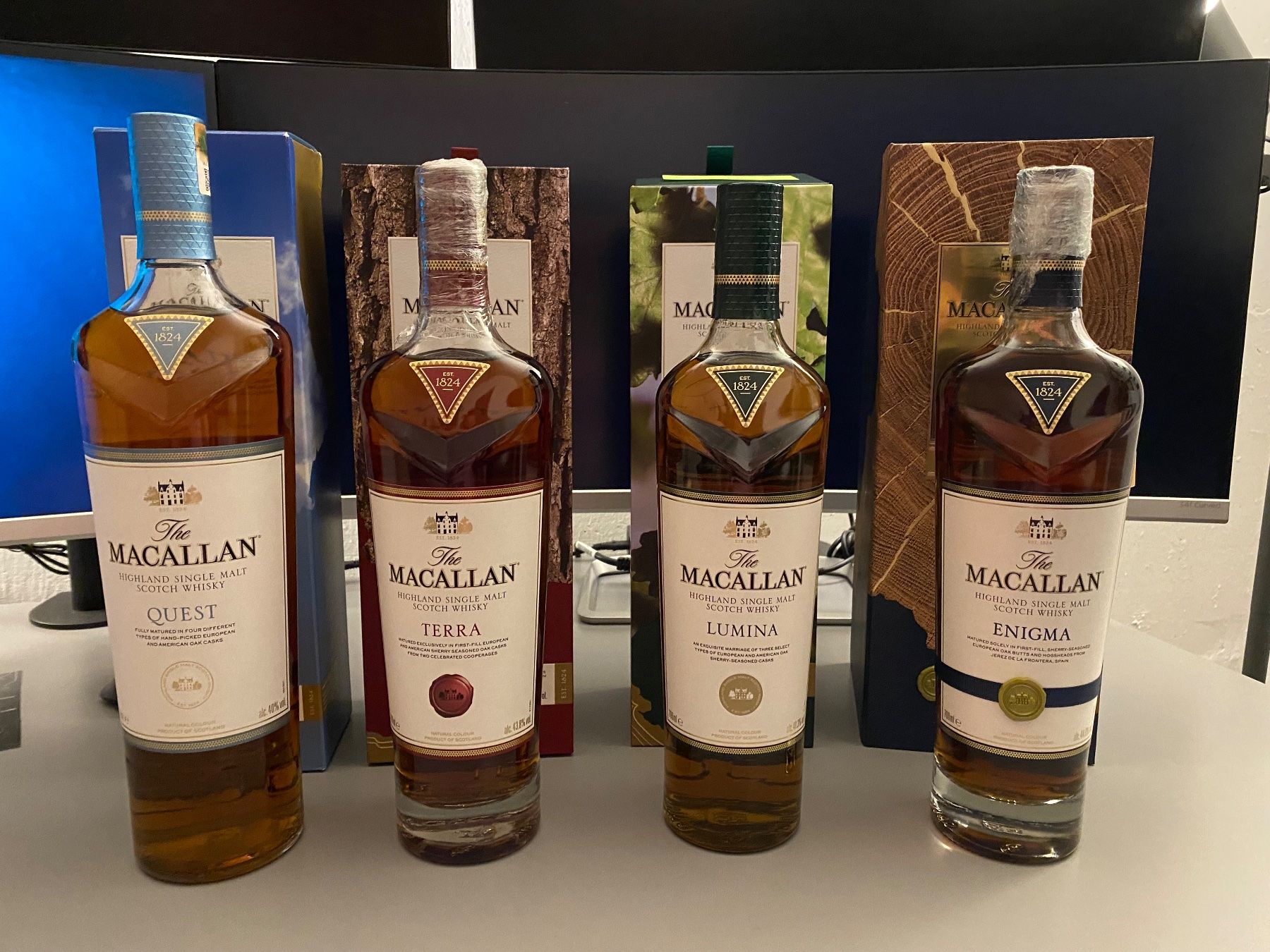 Macallan Bevande alcoliche: Macallan Quest Series Complete: Quest, Lumina, Terra, Enigma – Nuovo e nell'imballaggio originale da Küsnacht ZH venduto da alexinside619 1