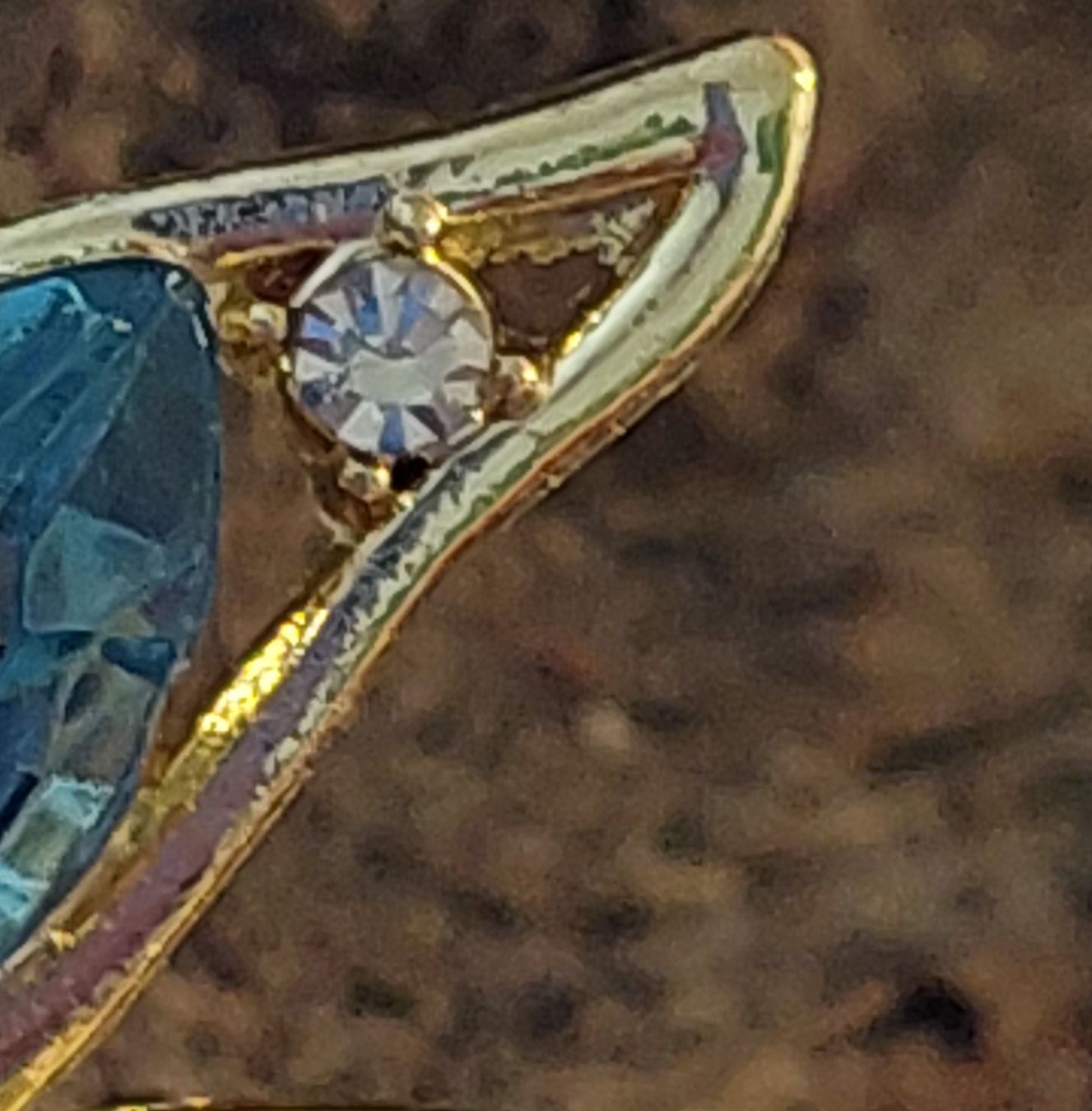 Spille & Fermagli: Hübsche Brosche Blume hellblau mit Strass – Nuovo (secondo la descrizione) da Oberwil BL venduto da Hunajakakku 5